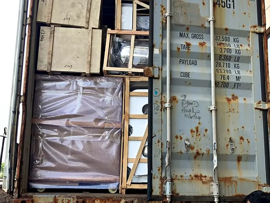 Mixed cargo in an open container