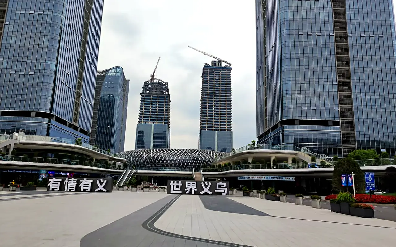 Yiwu business district — Wander Cargo's home base in China