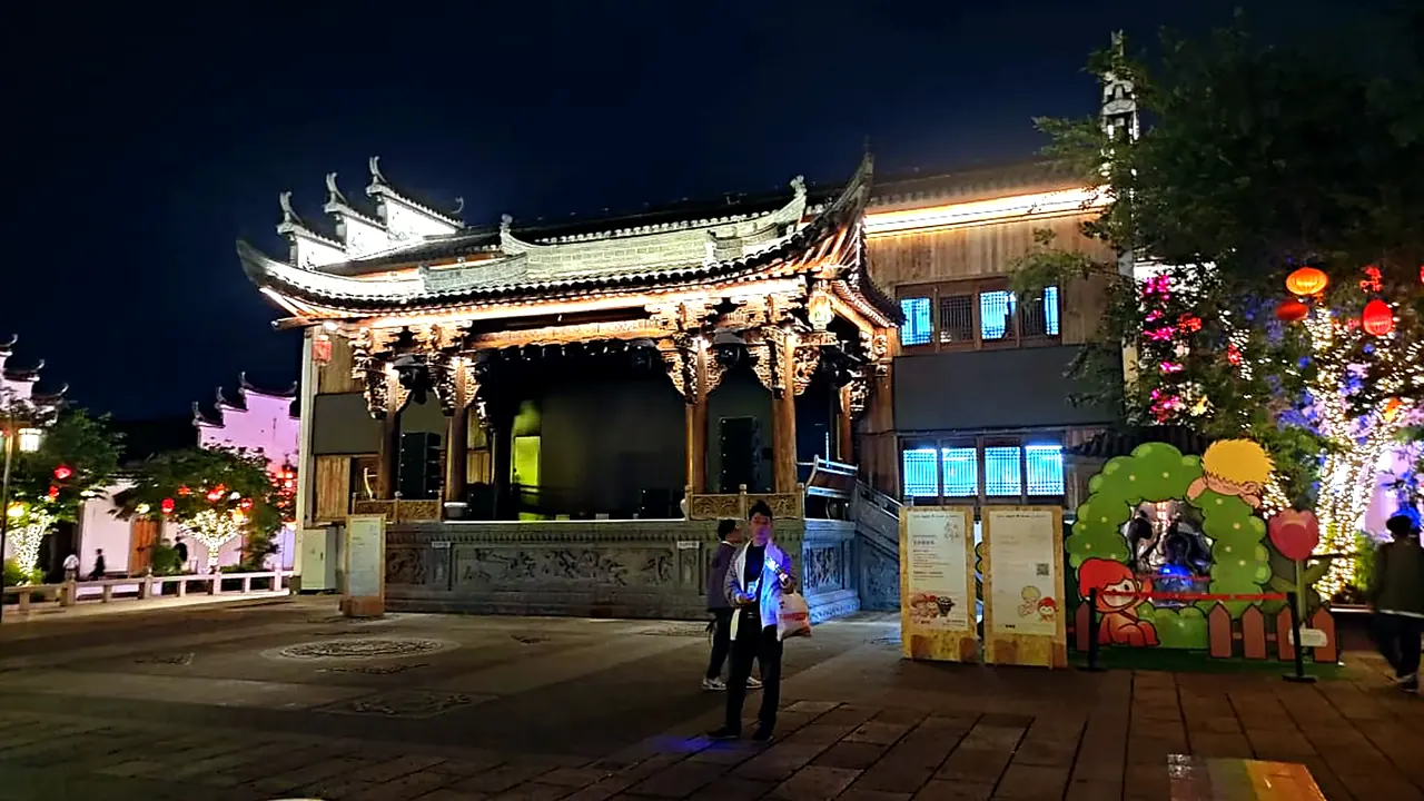 Historic Yiwu at night